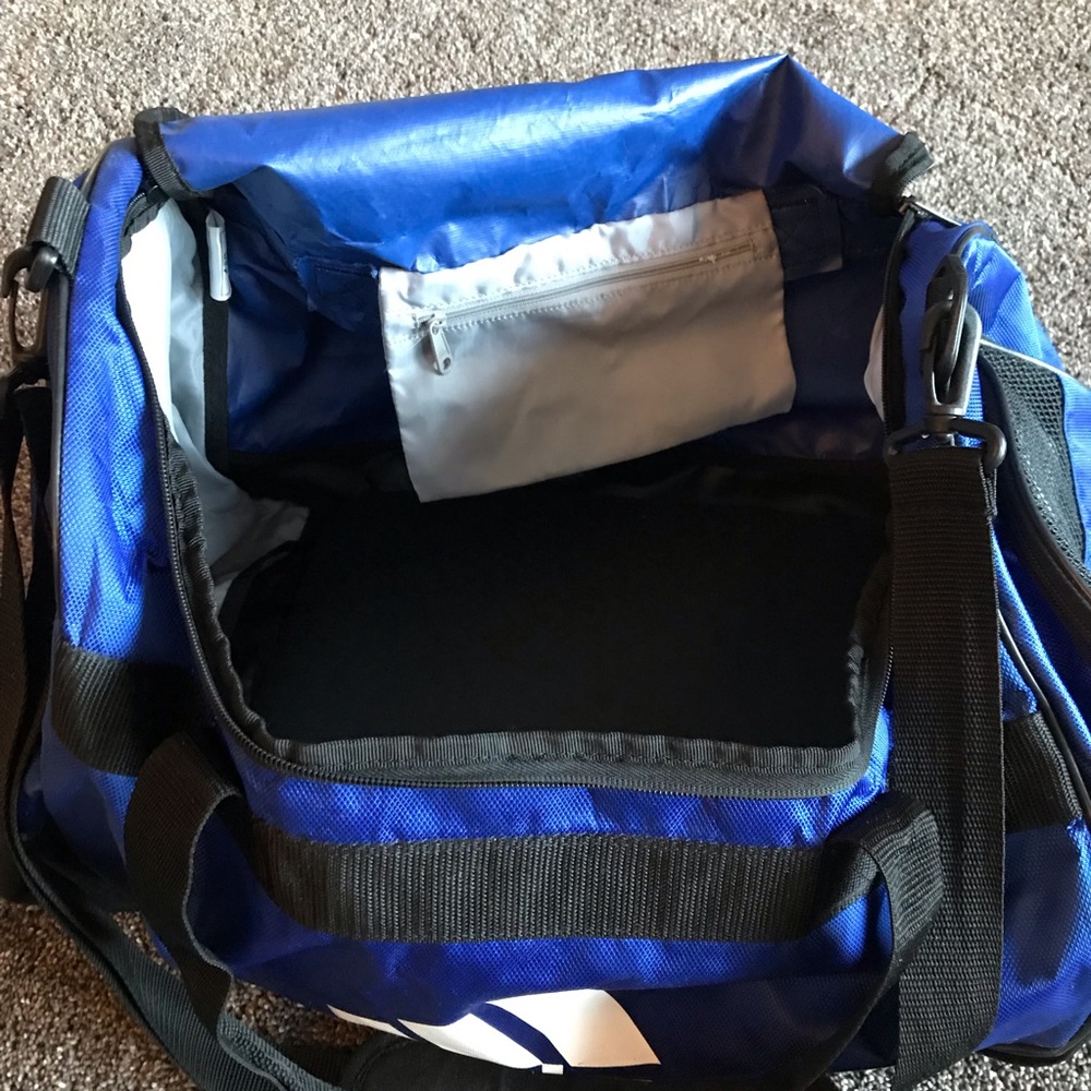 Adidas Duffle Bag - Gym Bag - Picture 6 of 6